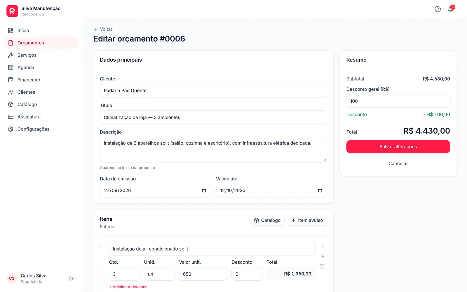 Tela de criação de orçamento com cliente, itens, quantidades, valores e resumo com total